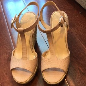 Jessica Simpson Nude and Gold Wedges